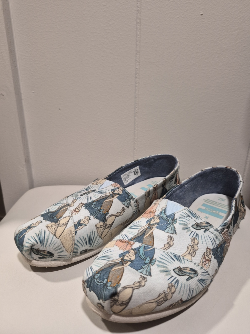 Toms Slip-On Canvas Shoes in Light Blue with Disney Princess Print